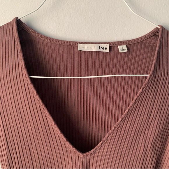 Aritzia Wilfred Free Long Sleeve Ribbed Bodysuit - Picture 2 of 6